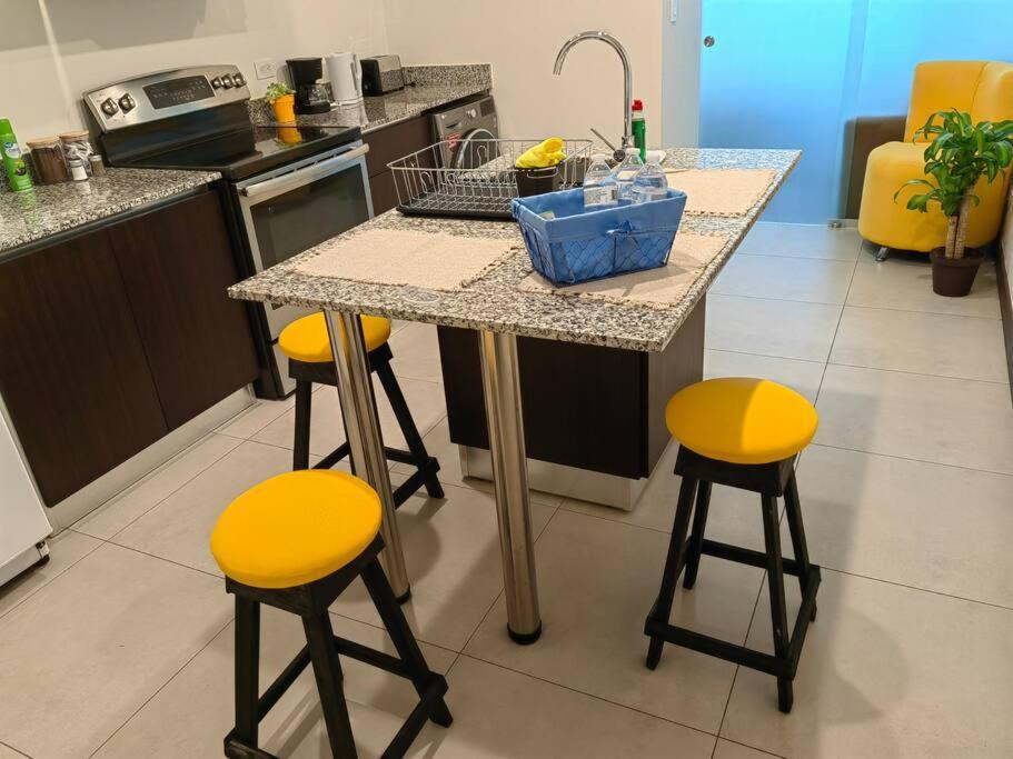 1102 Torre Los Yoses Hermoso Apartamento En Barrio Escalante Sin Parqueo San José Exteriér fotografie
