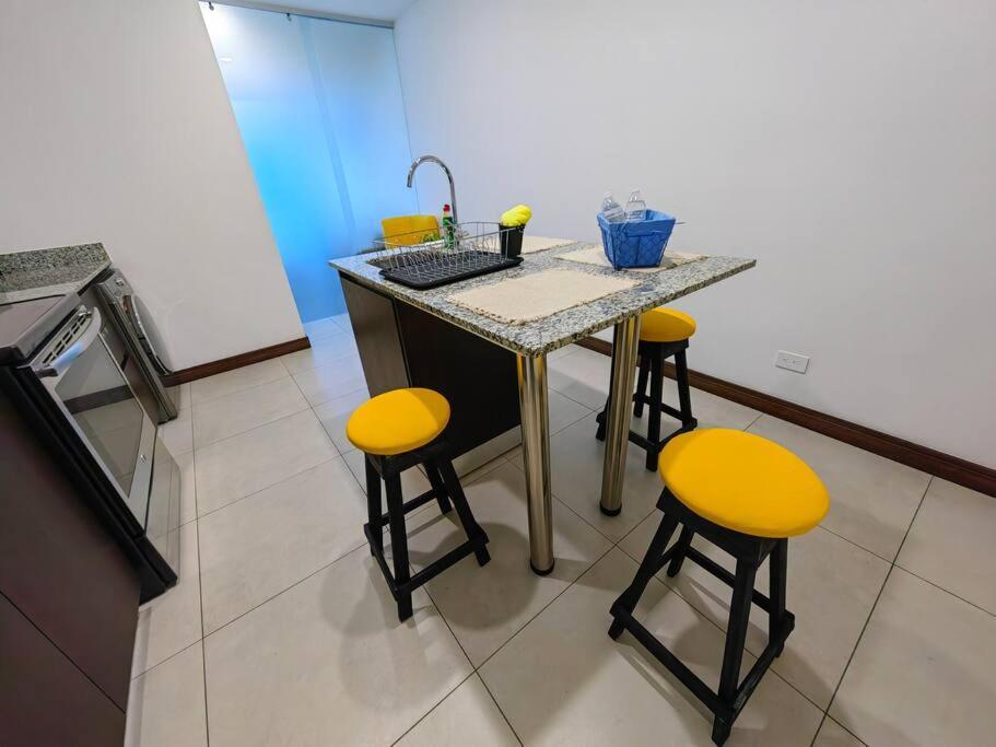 1102 Torre Los Yoses Hermoso Apartamento En Barrio Escalante Sin Parqueo San José Exteriér fotografie